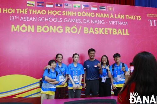 Những bạn trẻ âm thầm đóng góp cho sự thành công của Đại hội Thể thao học sinh Đông Nam Á