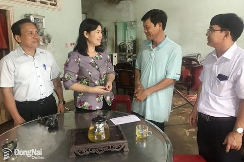 Nêu cao bài học 'lấy dân làm gốc'