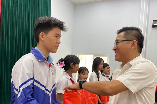 Ayun Pa: Đối thoại giữa người đứng đầu cấp ủy, chính quyền với trẻ em năm 2024