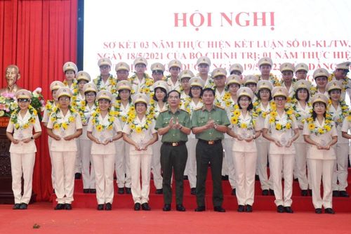 Công an tỉnh Gia Lai tuyên dương 34 cá nhân tiêu biểu làm theo lời Bác
