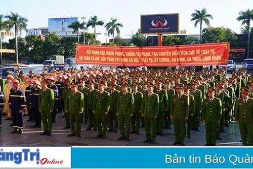 Hình ảnh đẹp của người công an từ những lá thư cảm ơn