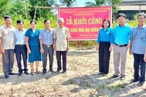 Khởi công xây dựng nhà đại đoàn kết ở xã Phong Xuân