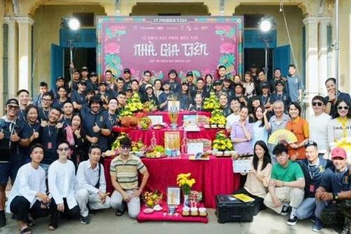 Cát Tiên thủ vai của Phương Mỹ Chi lúc nhỏ trong phim điện ảnh 'Nhà Gia Tiên'