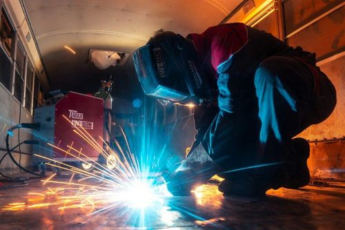 PMI ngành sản xuất ASEAN tháng 5 tăng mạnh nhất trong hơn một năm