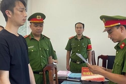 Khởi tố người đàn ông nước ngoài điều khiển xe máy gây tai nạn chết người