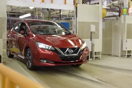 Nissan dừng đầu tư vào động cơ đốt trong
