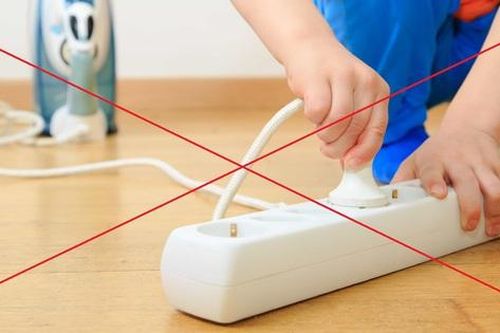 Lưu ý khi trẻ ở nhà một mình và 7 kỹ năng sinh tồn cần nhớ khi xảy ra cháy nổ