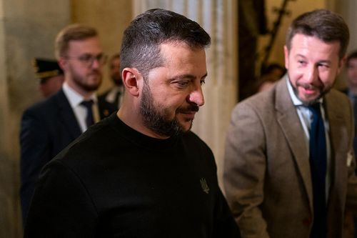 Tỷ lệ tín nhiệm ông Zelensky tiếp tục xuống thấp kỷ lục