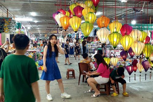 Khoảng trống du lịch đêm Hạ Long