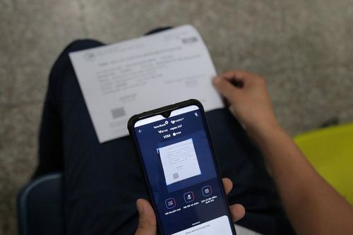 Lợi ích kép từ thanh toán không dùng tiền mặt tại bệnh viện