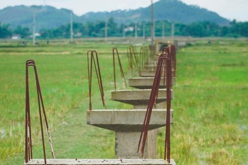'Khát' chỉ vì công trình thủy lợi dang dở