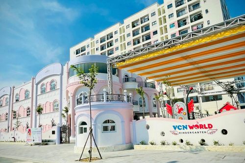 Trường quốc tế yêu cầu phụ huynh ký chấp nhận rủi ro khi trẻ học bơi