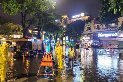 Mưa lớn, Hà Nội xuất hiện một số điểm úng ngập