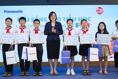 10 bài dự thi xuất sắc nhất được trao giải tại cuộc thi cùng em sáng tạo STEM