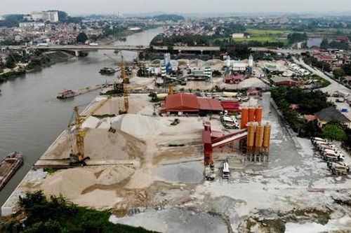 Dày đặc bến cảng không phép bên sông Cầu, sông Thương: Ra quân xử phạt xong, bến lậu lại tấp nập