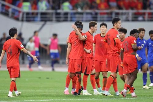 Người hâm mộ Trung Quốc đòi giải tán ĐTQG sau trận hòa Thái Lan