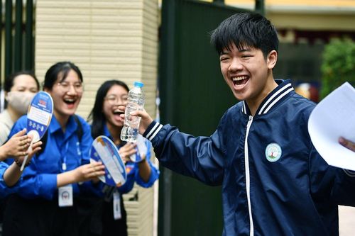 'Đồng chí' vào đề thi lớp 10 môn Ngữ văn của Hà Nội năm 2024