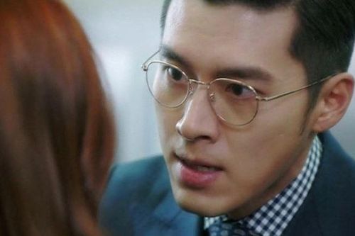 3 tháng sau ly hôn, vợ cũ liền tổ chức đám cưới, ngày đó tôi đến chung vui không ngờ lại phát hiện ra sự thật đau điếng