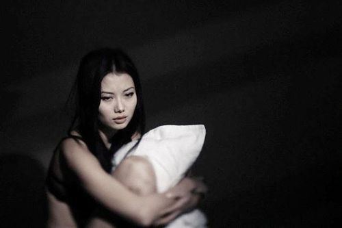 Giận chồng nên em ôm con bỏ về nhà mẹ đẻ, ngờ đâu anh lại đòi ly hôn vì cho rằng cả nhà vợ đang hùa nhau lừa dối anh