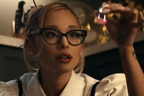 Người Việt Nam xuất hiện trong ekip làm MV của Ariana Grande