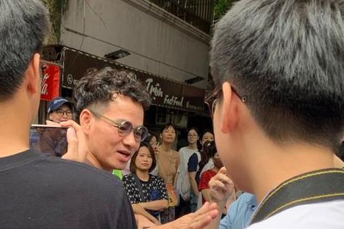 NSND Xuân Bắc đưa con trai Bi béo đi thi vào lớp 10