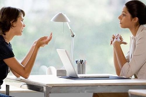 Tôi quá bức xúc với mẹ bạn trai của con