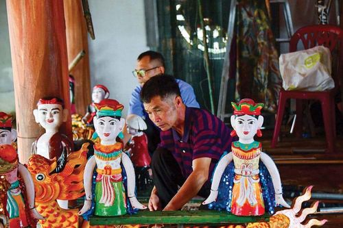 Về Đào Thục nghe chuyện rối nước