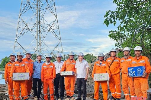 Điện lực Nông Cống động viên, hỗ trợ các đơn vị thi công đường dây 500 kV mạch 3