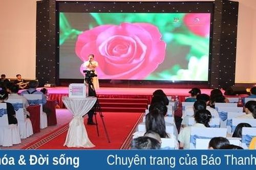 Đêm nhạc Blouse trắng gây Quỹ 'Dĩa cơm trên tường'