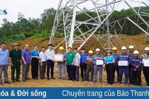 Lãnh đạo huyện Như Thanh thăm, tặng quà lực lượng thi công dự án đường dây 500kV mạch 3