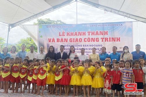 Khánh thành công trình điểm trường bản Ngoạng