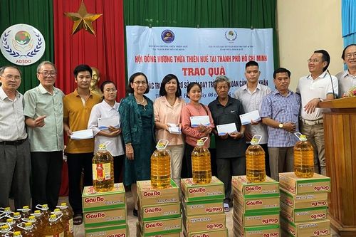 Gửi yêu thương đến trẻ em yếu thế