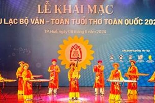 Trên 400 học sinh đến từ 17 tỉnh, thành tham gia Câu lạc bộ Văn - Toán Tuổi thơ toàn quốc