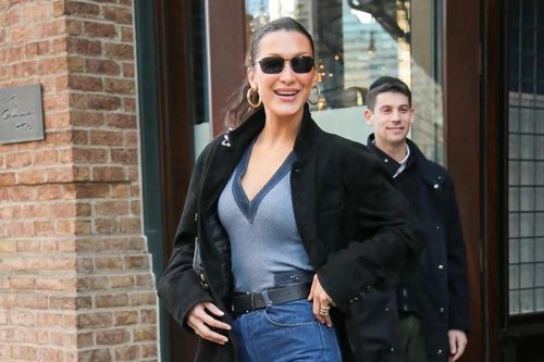 Kiểu quần jeans tôn đường cong gợi cảm