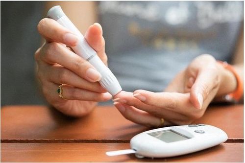 Ngủ dậy có 4 dấu hiệu này cần kiểm tra đường huyết ngay