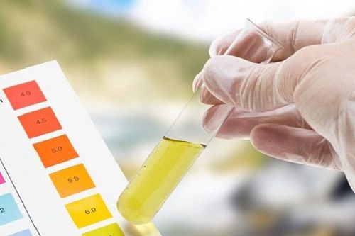 Nhìn màu nước tiểu đoán bệnh