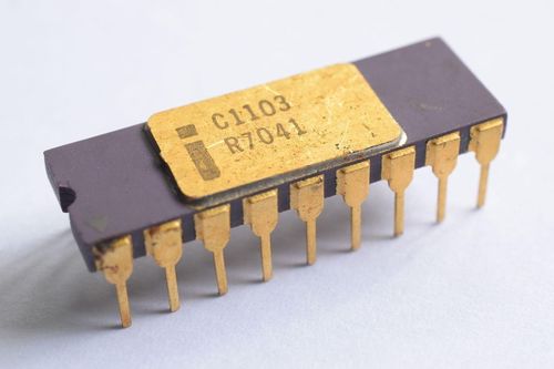 Con chip đầu tiên được Intel làm ra