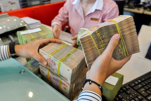 Ngân hàng dồn dập trả cổ tức, tăng vốn điều lệ