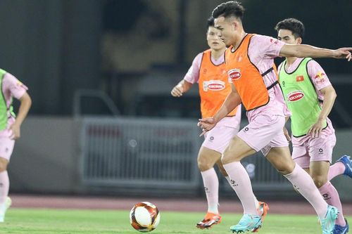 Đối diện nhiệt độ kỷ lục tại Iraq, đội tuyển Việt Nam tập luyện ra sao tại Iraq?