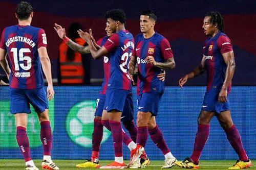 Barca khủng hoảng tài chính, không thể đăng kí 9 ngôi sao cho mùa giải mới