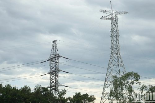 'Vượt nắng, thắng mưa' trên đại công trường đường dây 500kV mạch 3