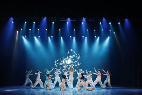 Mãn nhãn với những bước nhảy 'tái sinh' tại HOTSTEPS 2024