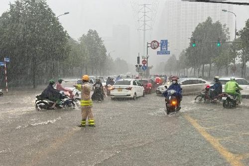 Bảo đảm an toàn khi lưu thông trong điều kiện thời tiết xấu, mưa to gió lớn