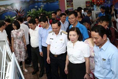 Hội Nhà báo TP Hải Phòng trưng bày ảnh 'Hải Phòng với Trường Sa - Trường Sa với Hải Phòng'