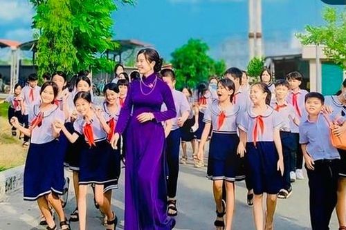 Giáo viên có 2 khoản phụ cấp mới; Nữ sinh đi thi lớp 10 rồi mất tích?