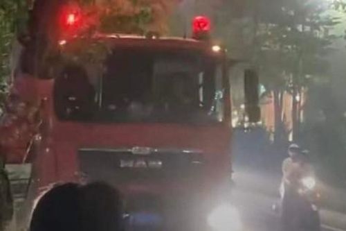 Hà Nội: Cửa hàng bán thảm ở Tây Hồ phát hỏa trong đêm