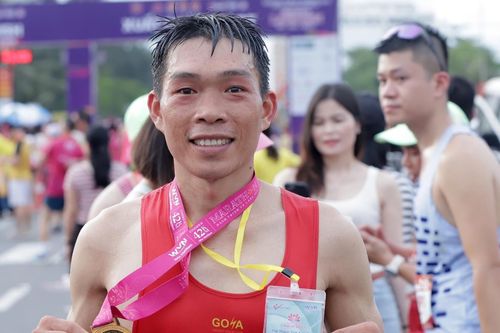 Nhà vô địch marathon Hành trình về Làng Sen tiết lộ điều thú vị