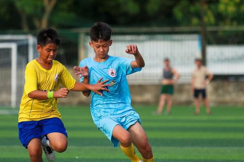 Thắng trên loạt luân lưu, Thiếu niên Thanh Chương chiếm ngôi nhất bảng D