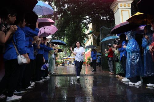 Kết thúc kỳ thi vào lớp 10: Đề thi vừa sức, không lộ đề Ngữ văn
