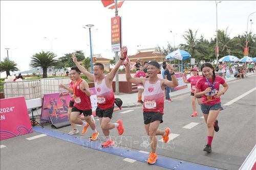 Bế mạc Giải marathon 'Hành trình về Làng Sen 2024'